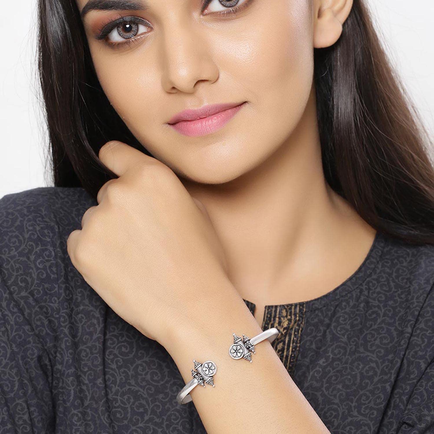 Nayantara Vintage Style Bracelet - Elegant Pink Stone Design